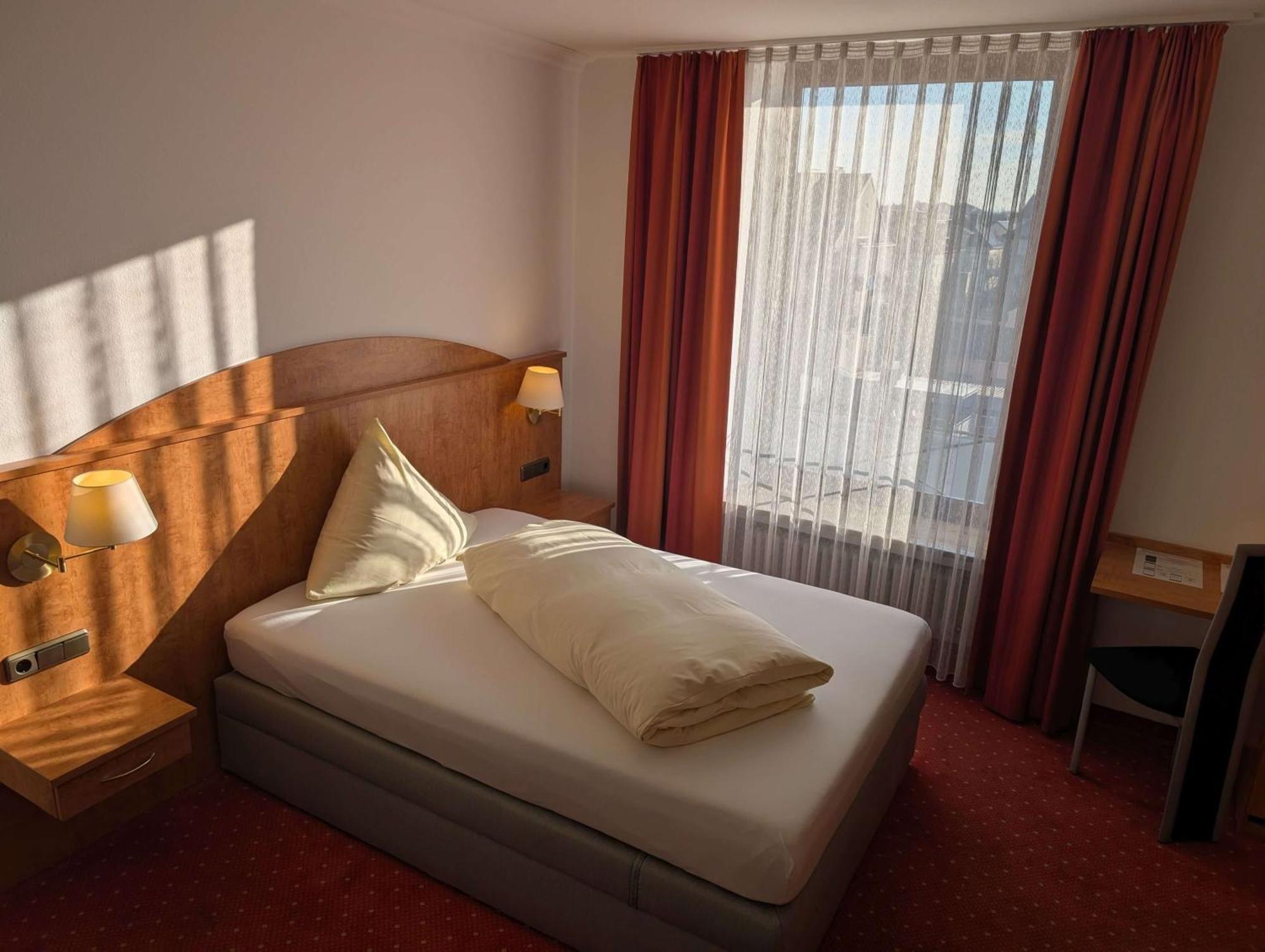 Stadthotel Augsburg Bagian luar foto