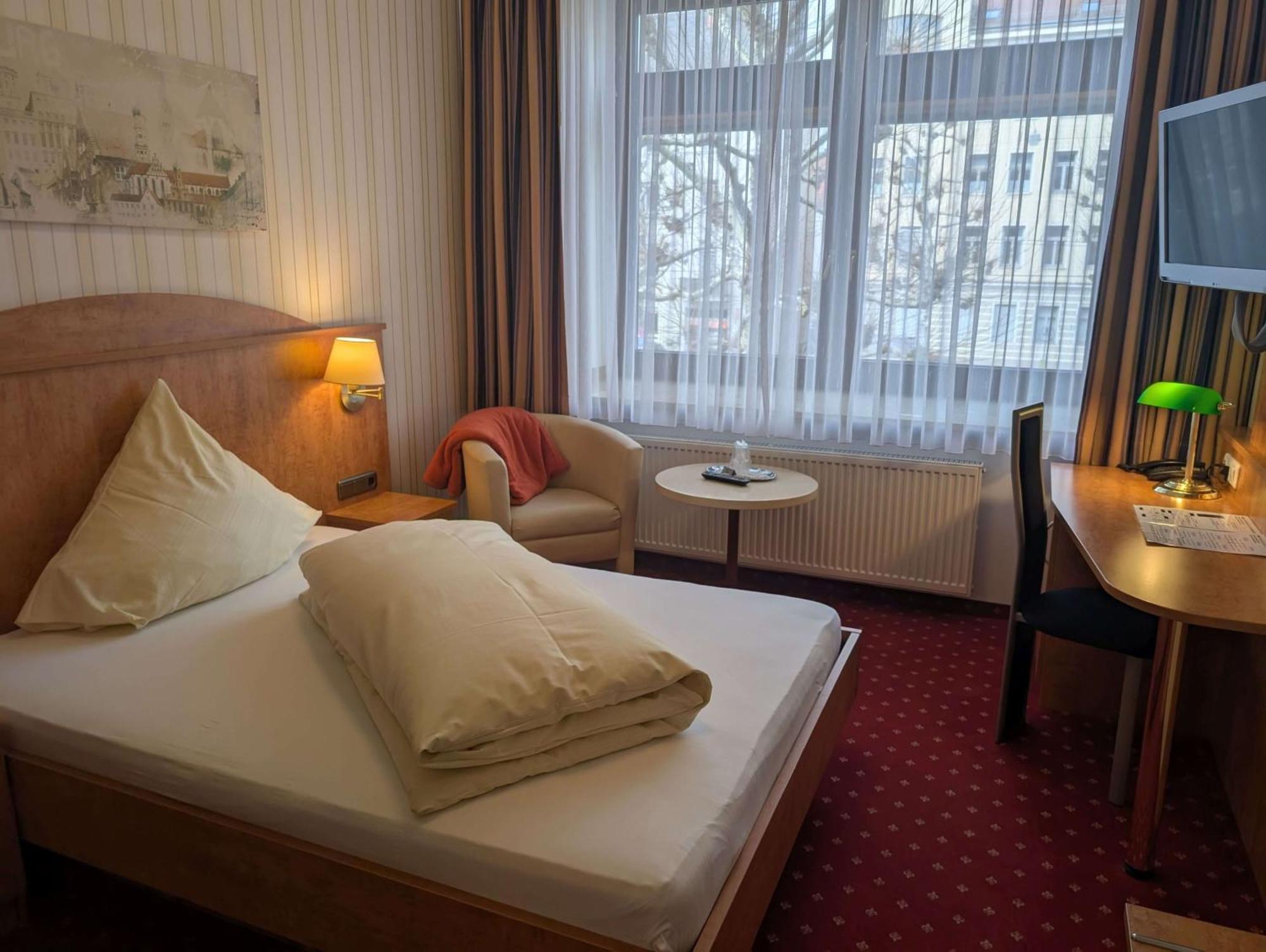 Stadthotel Augsburg Bagian luar foto