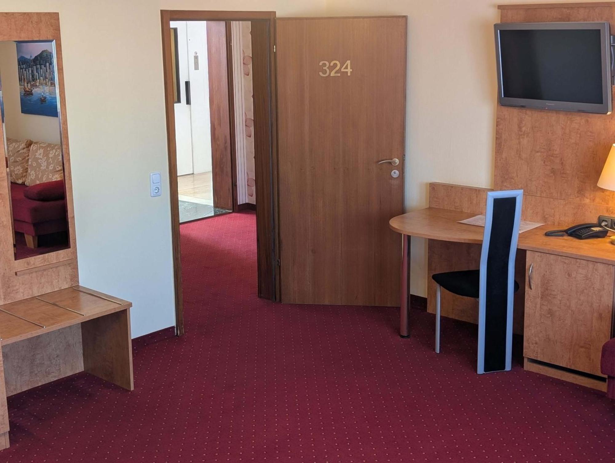 Stadthotel Augsburg Bagian luar foto