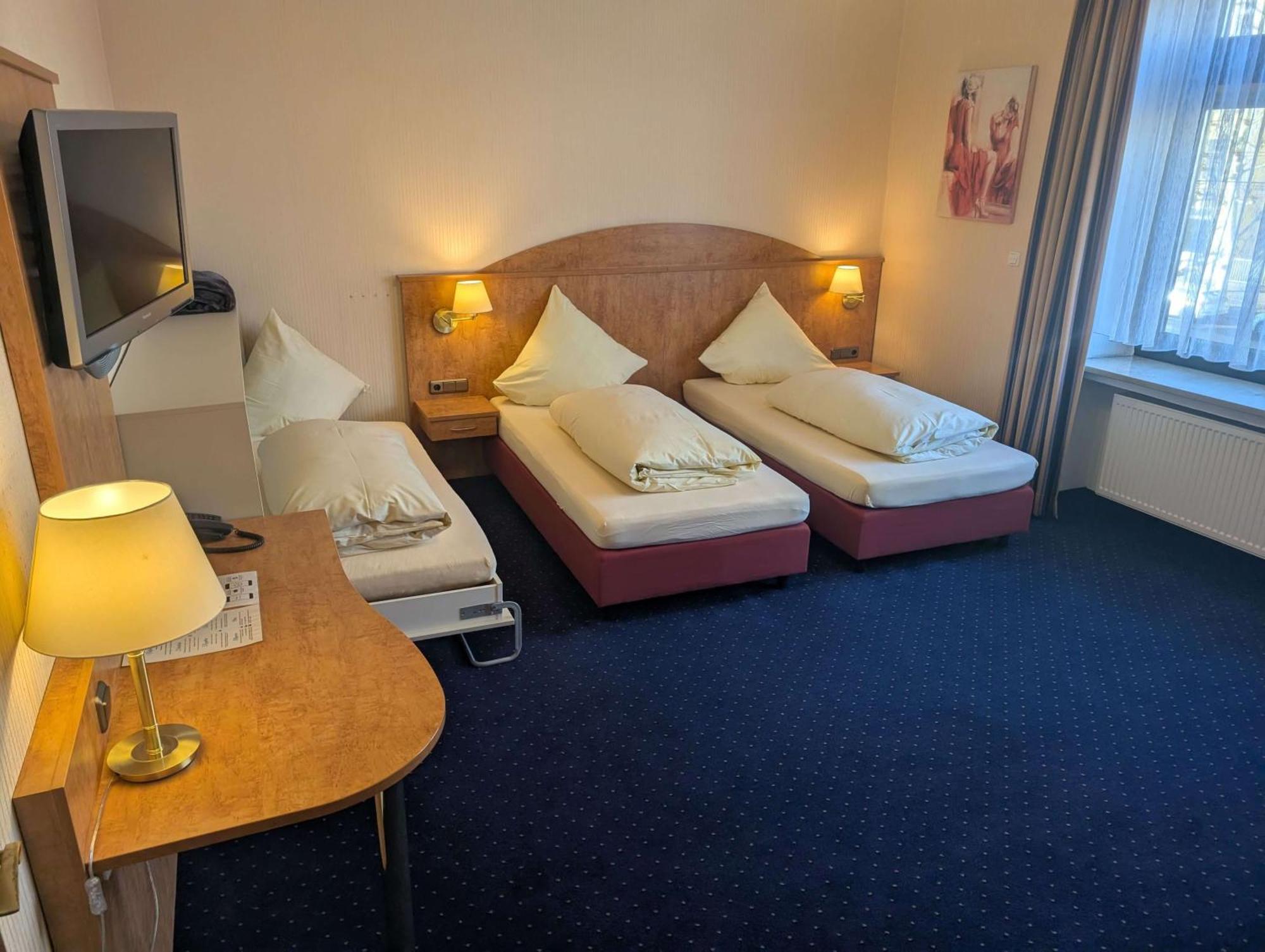 Stadthotel Augsburg Bagian luar foto