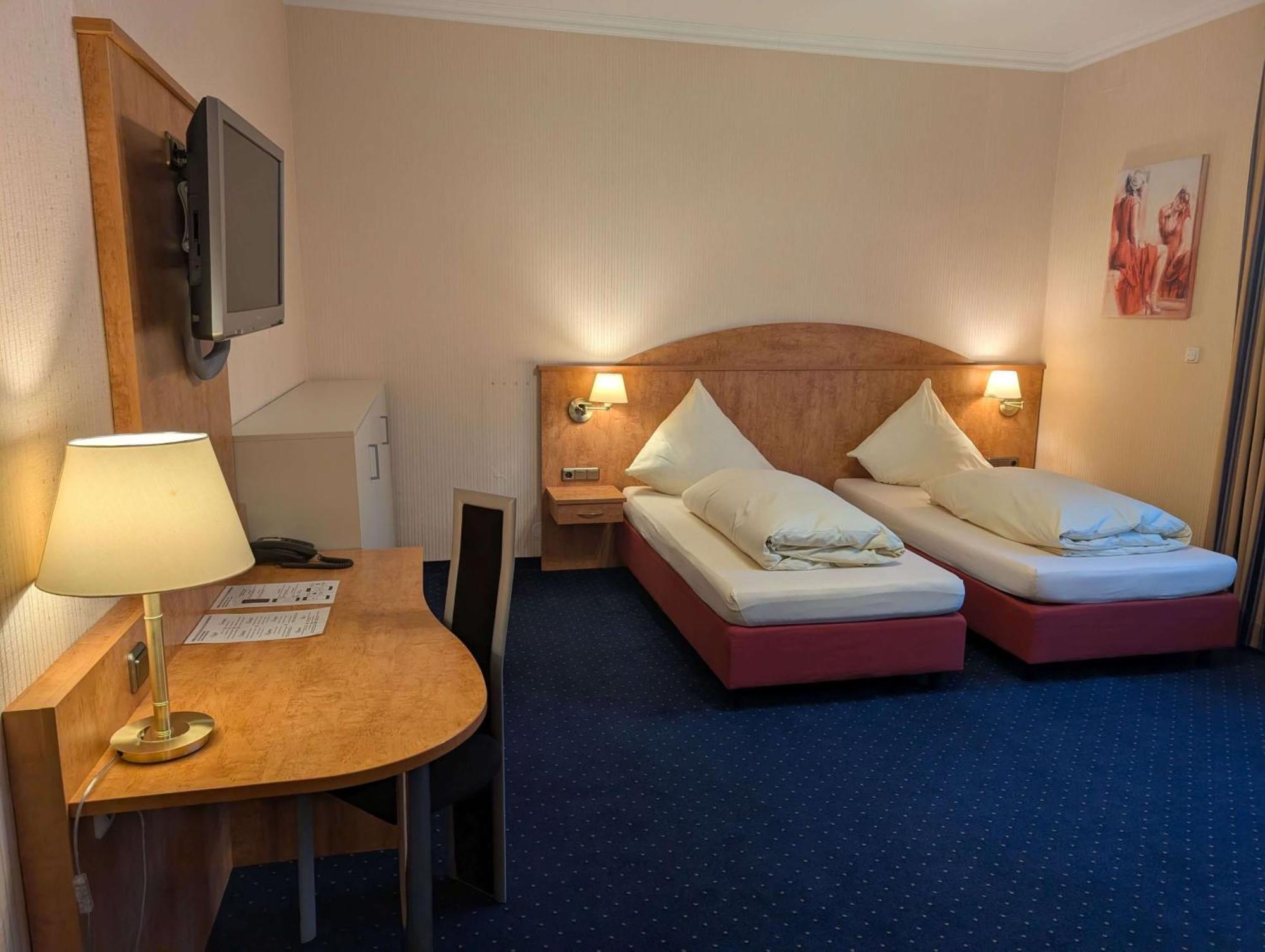 Stadthotel Augsburg Bagian luar foto