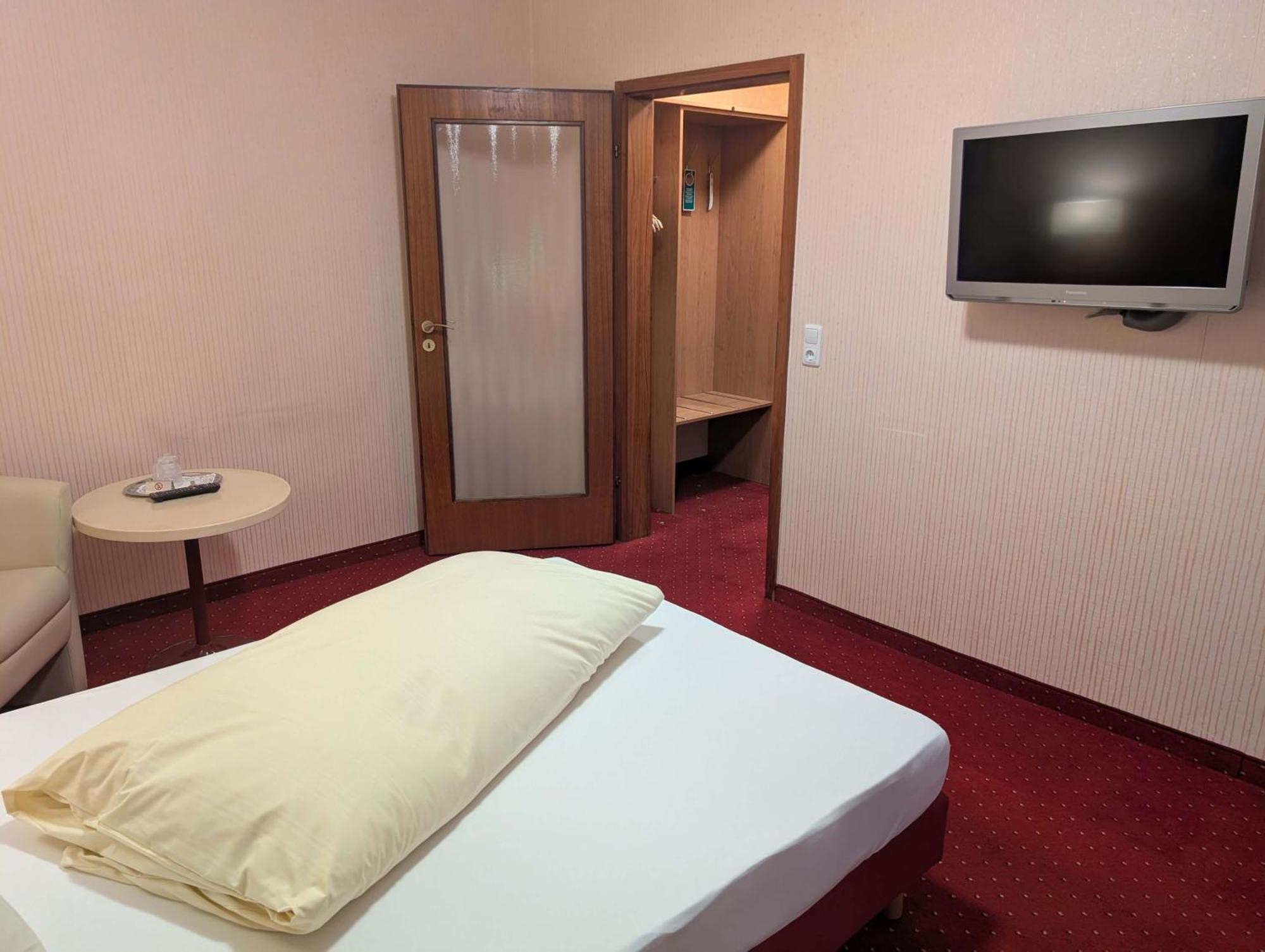 Stadthotel Augsburg Bagian luar foto