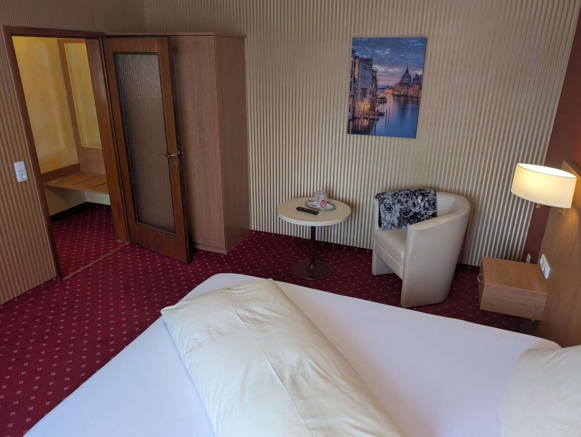 Stadthotel Augsburg Bagian luar foto